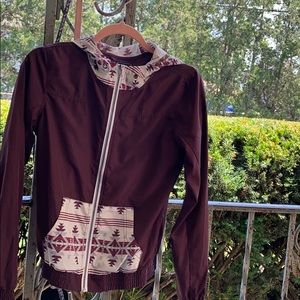 Size small windbreaker